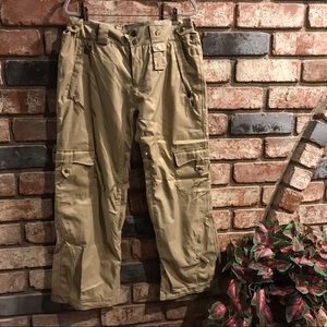 Women’s RIDE snowboarding pants. CELL10series.